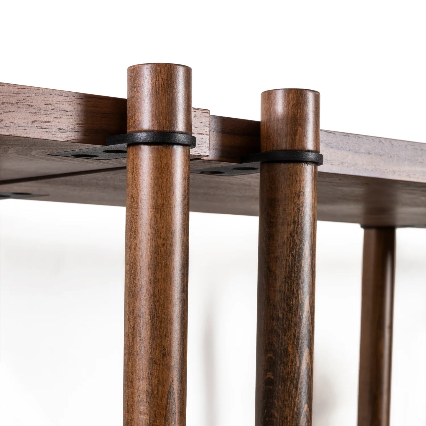 Cosmos modüler kitaplık tüm ceviz varyantları - Ceviz masif ayak detay