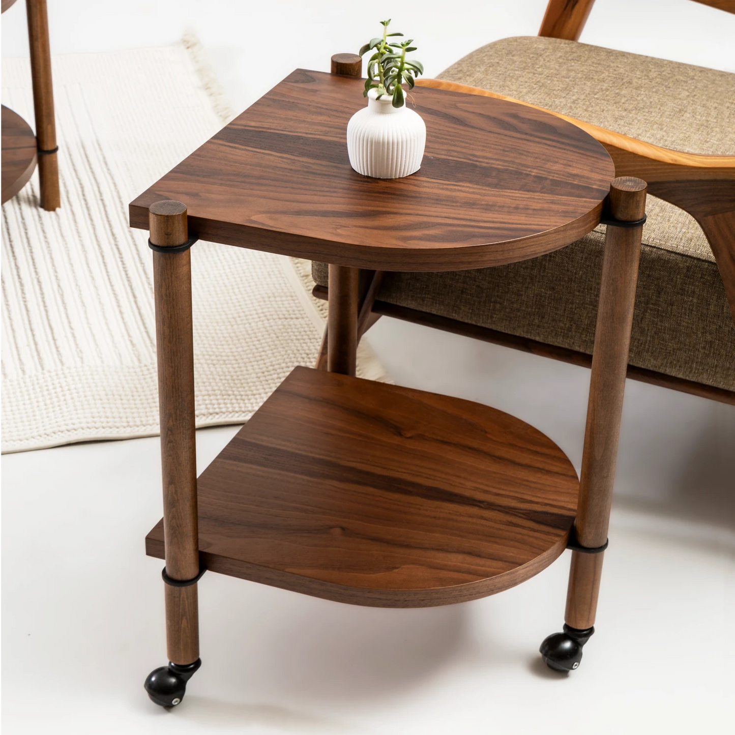 Cosmos koleksiyonu - Ceviz tabla ve raflı, ceviz masif ayaklı modüler yan sehpa - opsiyonel tekerlek