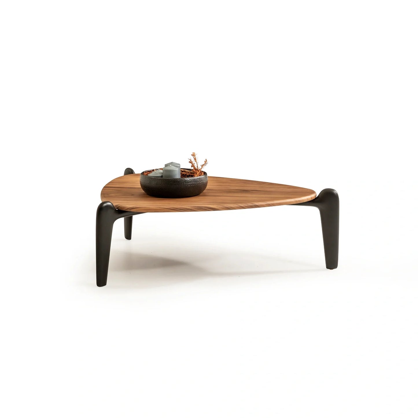 Pena koleksiyonu - Ceviz tabla ve siyah polyester ayaklı yuvarlatılmış üçgen 116 cm orta sehpa