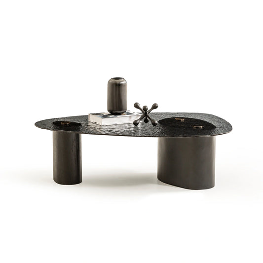 Vista koleksiyonu - Siyah füzyon cam tabla ve siyah meşe kaplama ayaklı yuvarlatılmış üçgen orta sehpa